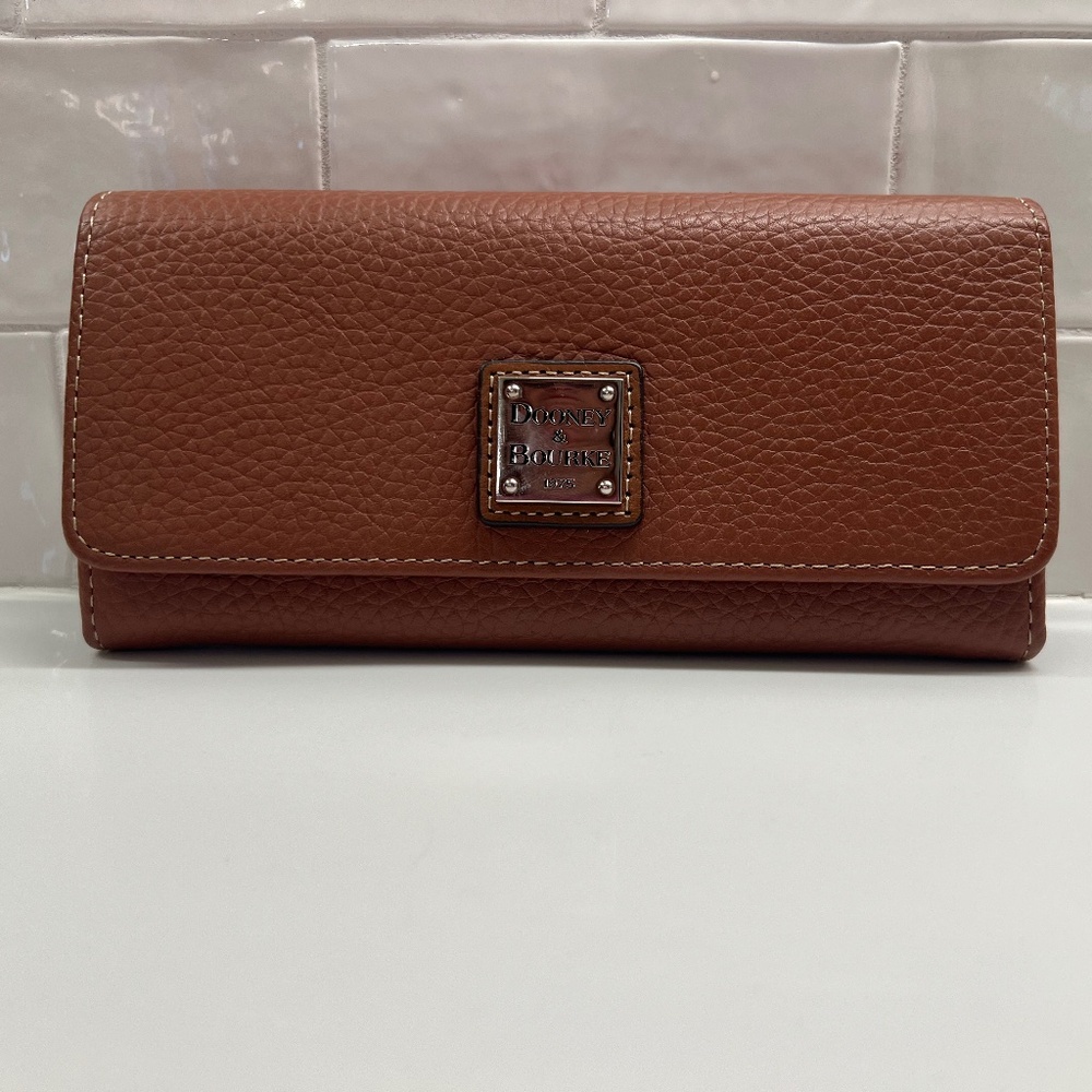 Dooney & Bourke wallet